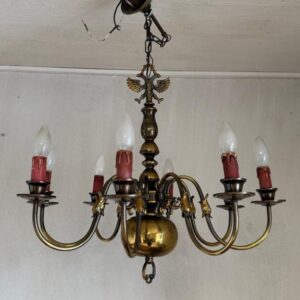 Kotkaga kuldne lühter